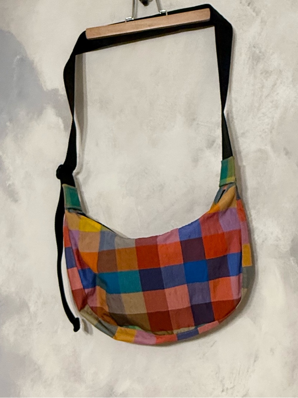 BAGGU Multicolor Patchwork Crescent Shoulder Bag with Black Strap - Picture 4 of 8